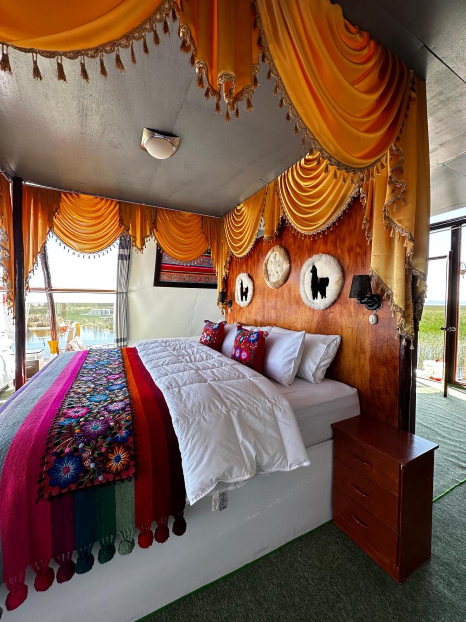 פונו Uros Waliski Lodge מראה חיצוני תמונה
