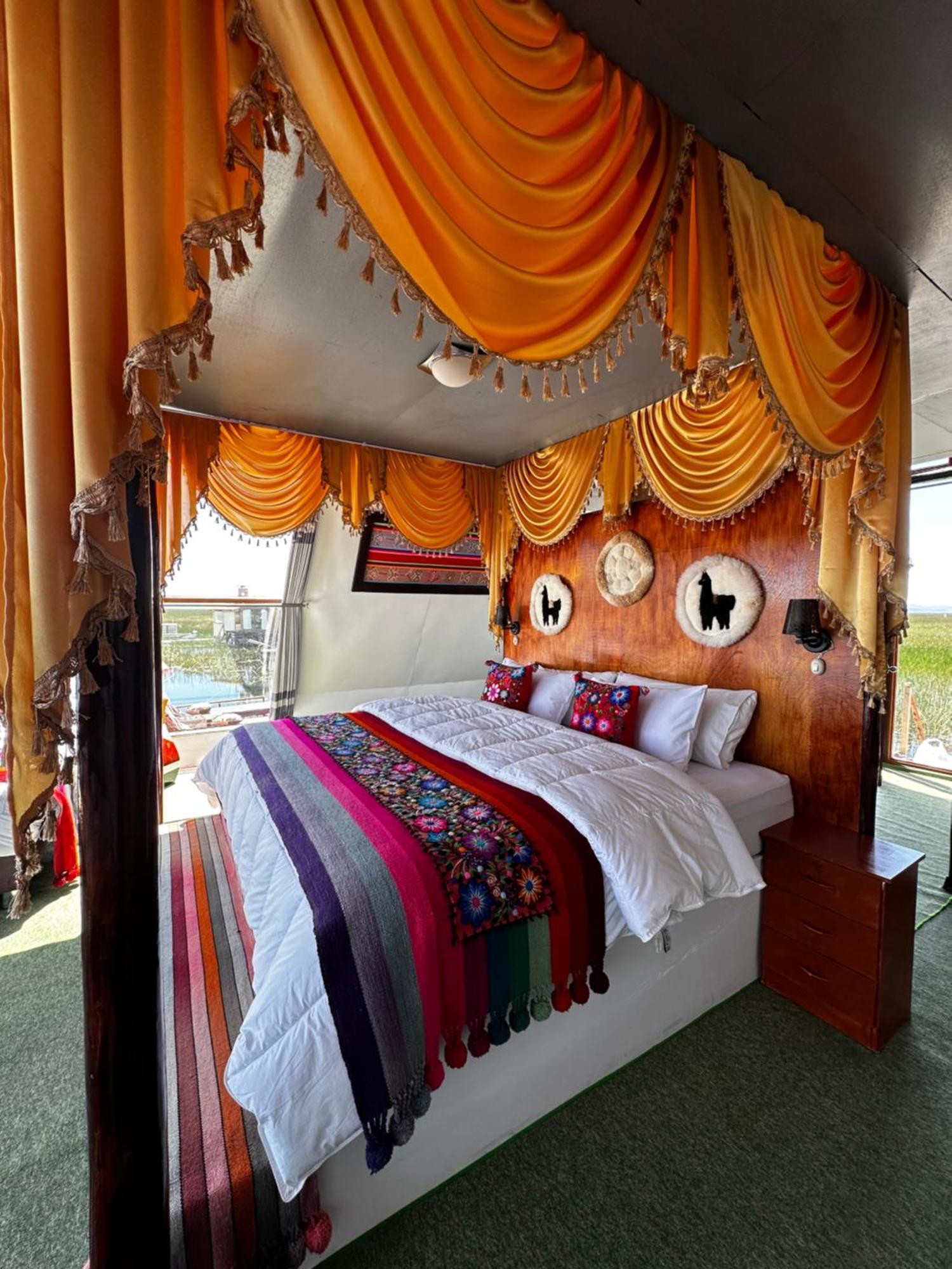 פונו Uros Waliski Lodge מראה חיצוני תמונה